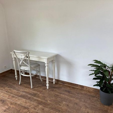 Rustig Appartement In Het Groen Met Terras Kontich エクステリア 写真